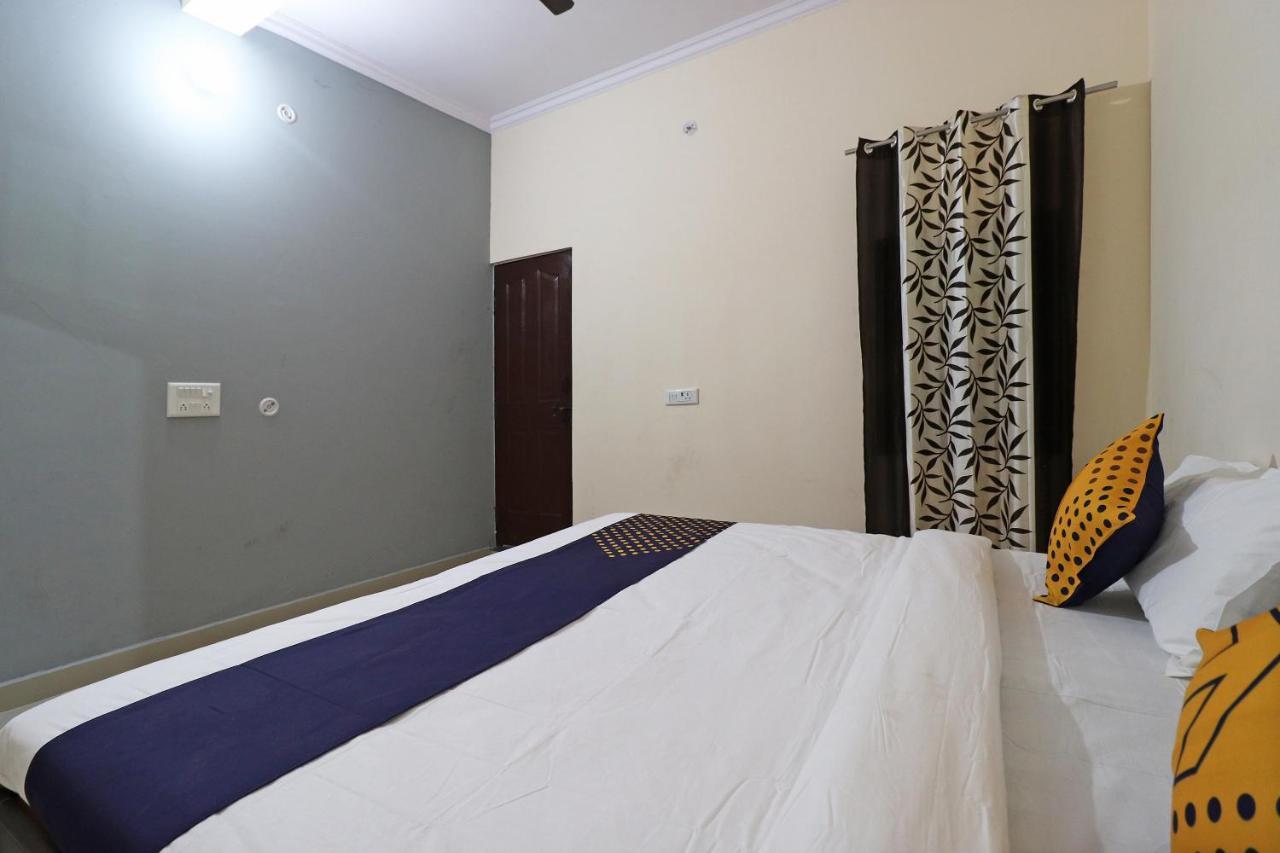 Spot On 61716 Rao Hotel Garhi Harsaru Esterno foto