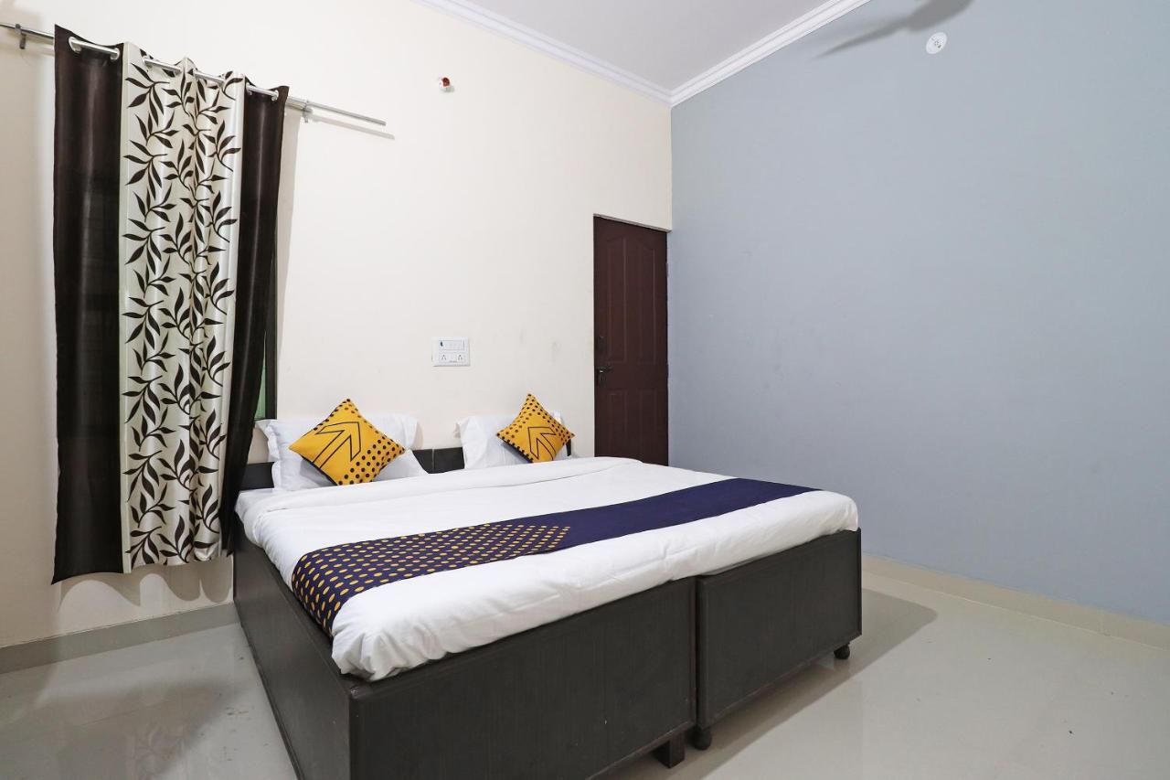Spot On 61716 Rao Hotel Garhi Harsaru Esterno foto