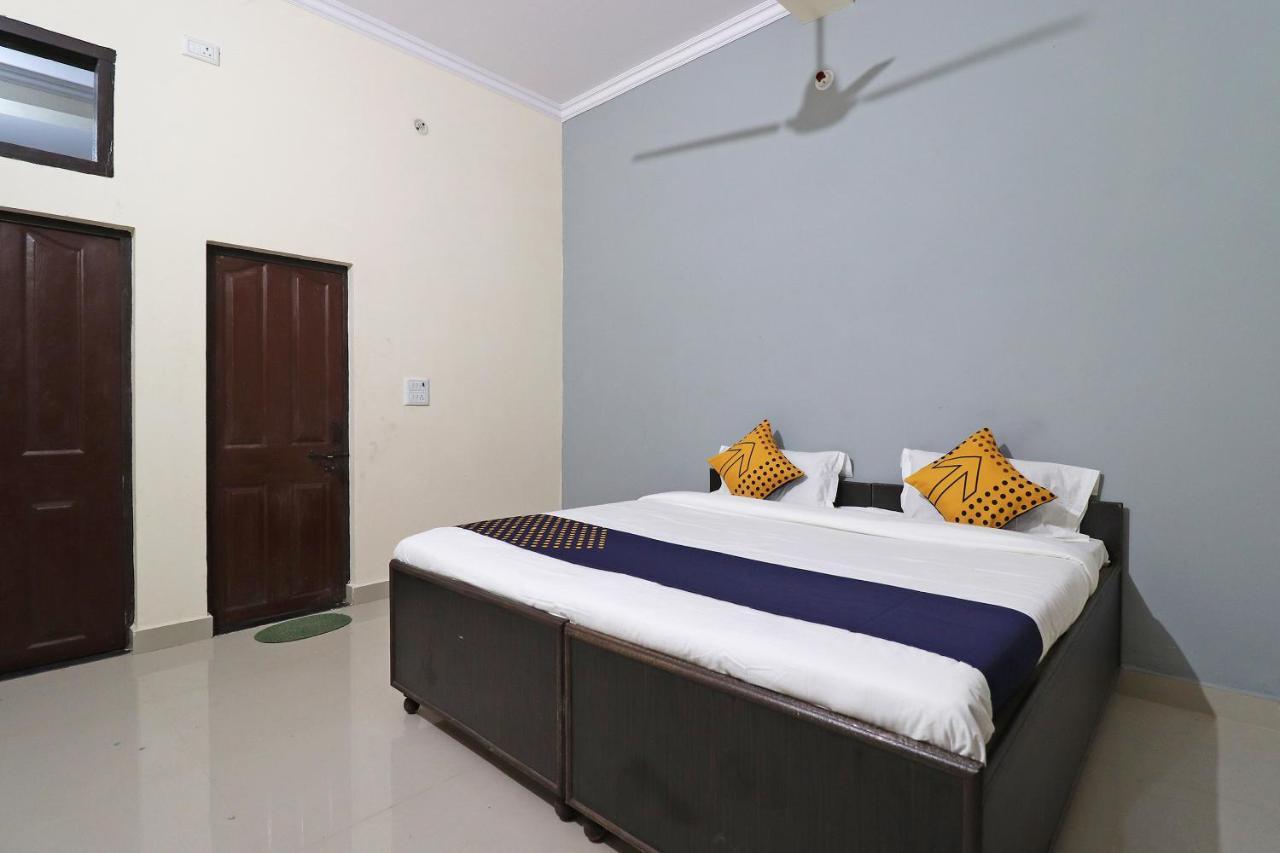 Spot On 61716 Rao Hotel Garhi Harsaru Esterno foto